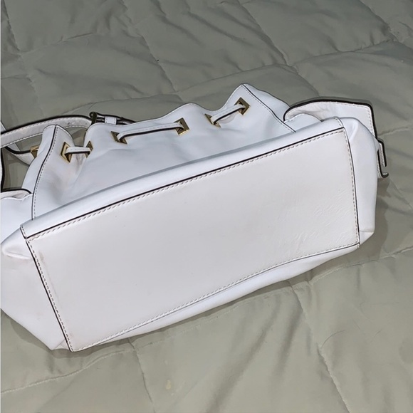Beautiful New White Michael Kors Purse - Picture 5 of 5